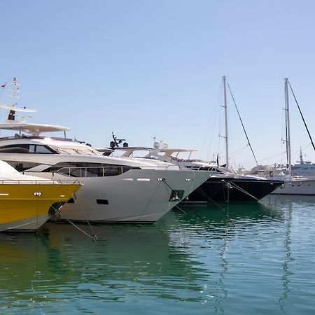 Puerto Banus Luxurious Apartment In The Heart Of The Port 马尔韦利亚 外观 照片