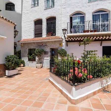 Puerto Banus Luxurious Apartment In The Heart Of The Port 马尔韦利亚 外观 照片