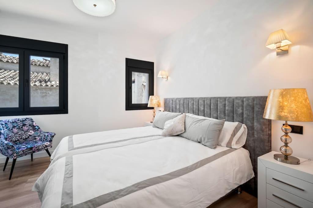 Puerto Banus Luxurious Apartment In The Heart Of The Port 马尔韦利亚 外观 照片