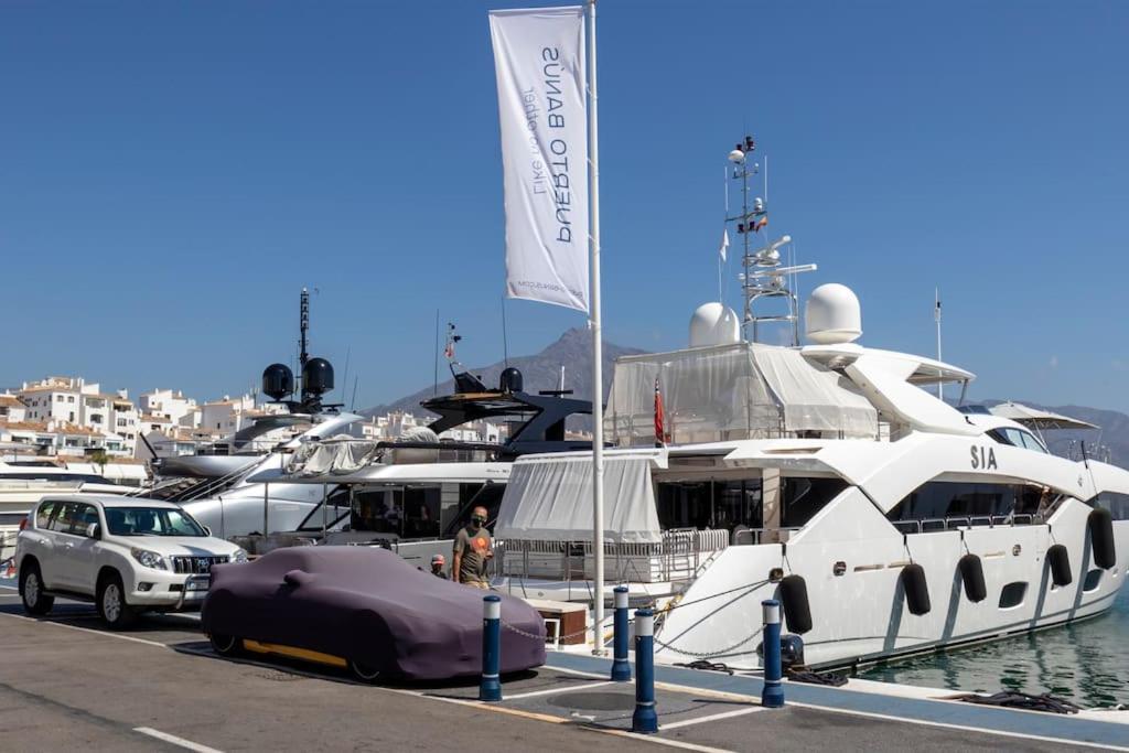 Puerto Banus Luxurious Apartment In The Heart Of The Port 马尔韦利亚 外观 照片